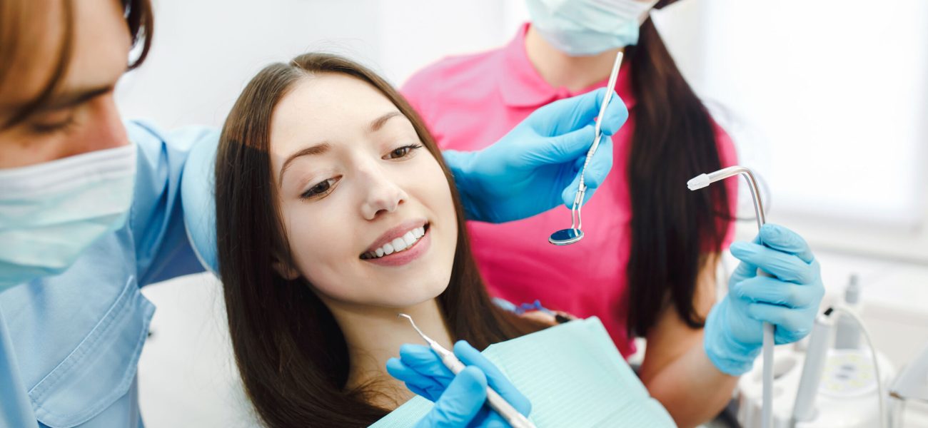 the-girl-on-reception-at-the-dentist-VFX2NCA-scaled